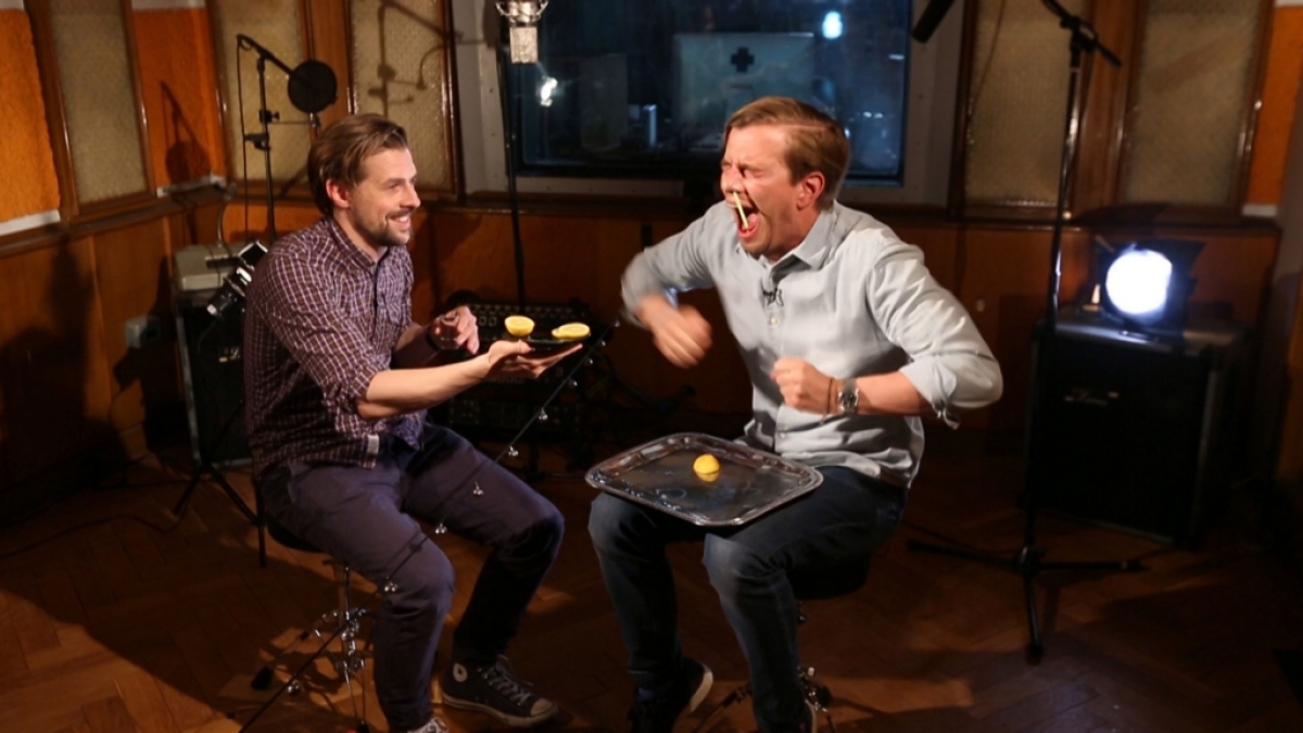 Immer f&uuml;r ein Bl&ouml;del-Foto gut: Joko (rechts) und Klaas. (Foto)