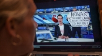 Nach dem Anti-Kriegs-Protest von Marina Owsjannikowa treten immer mehr hochrangige TV-Mitarbeiter von ihren Posten zurück.