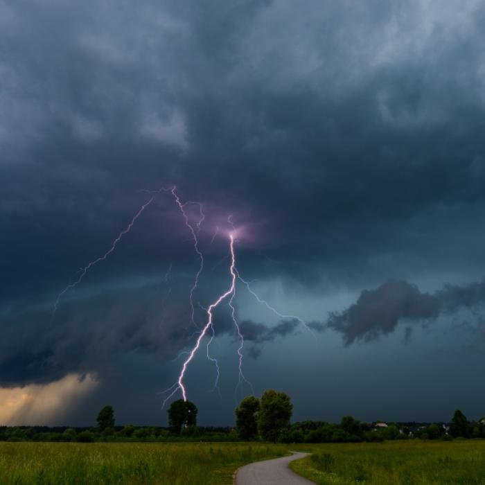 Erst Sommertag, dann Gewitter - in diesen Regionen wird es ungemütlich