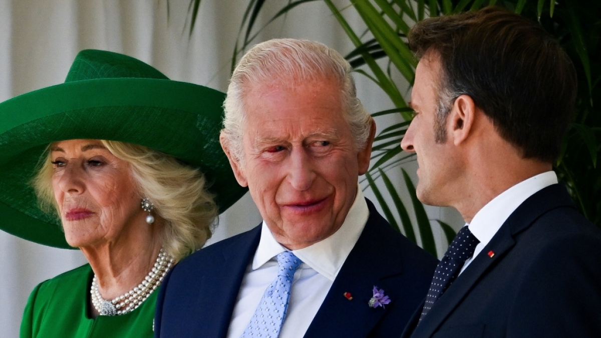 Bei der Begr&uuml;&szlig;ung des franz&ouml;sischen Pr&auml;sidenten Emmanuel Macron fiel K&ouml;nig Charles III. durch ein blutunterlaufenes Auge auf. (Foto)