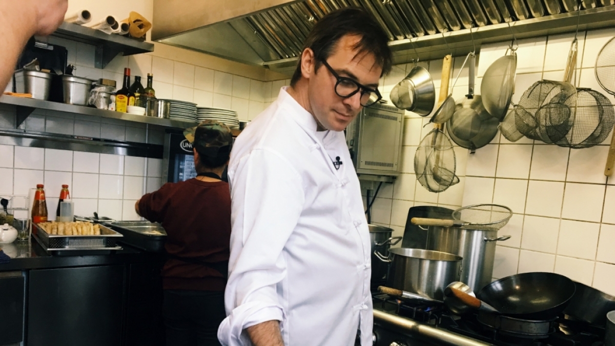 Max Stiegl ist bei der Vox-Sendung "Kitchen Impossible" zu sehen. (Foto)
