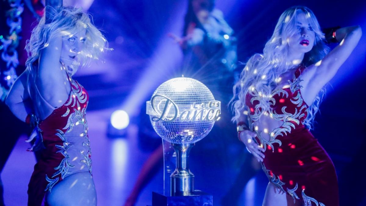 Auch 2020 tanzen 14 prominente Kandidaten bei "Let's Dance" um die glitzernde Gewinnertroph&auml;e. (Foto)