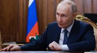Zeigt Wladimir Putin auf neuen Fotos geheime Dokumente des Kremls?