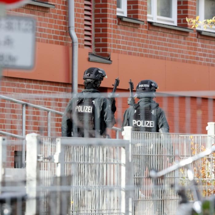 Lehrerin mit Waffe bedroht - Vier Jugendliche gefasst