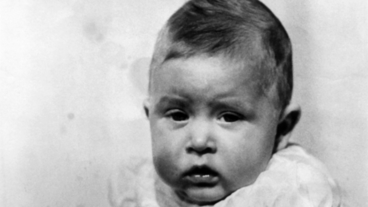 Schon als Baby hatte dieser Royal überaus große Ohren. (Foto)
