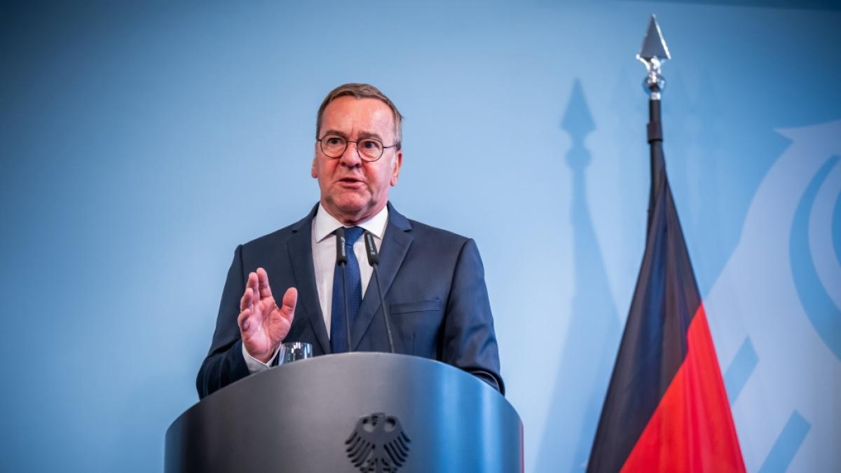 K&ouml;nnte Verteidigungsminister Boris Pistorius die SPD als Kanzlerkandidat aus dem Umfrage-Tief f&uuml;hren? (Foto)