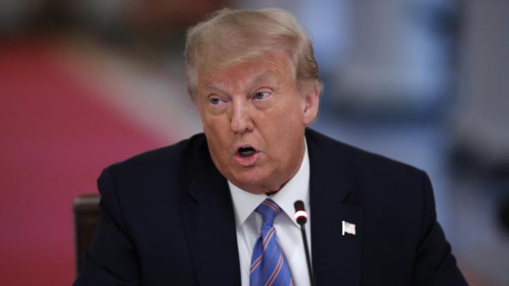 Donald Trump hält trotz der Corona-Pandemie an seinen Wahlkampfveranstaltungen fest.