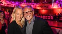 Musiker und Schauspieler Konstantin Wecker mit seiner Partnerin Annik.