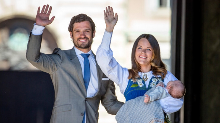 Prinz Carl Philip von Schweden und seine Ehefrau Prinzessin Sofia, hier mit dem ältesten Sohn Prinz Alexander, sind bald zu viert - die 32-Jährige erwartet ihr zweites Baby.