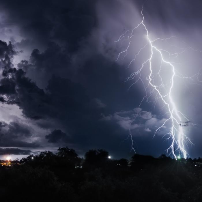 Heftige Gewitter nach Sommer-Hitze - hier droht der große Knall
