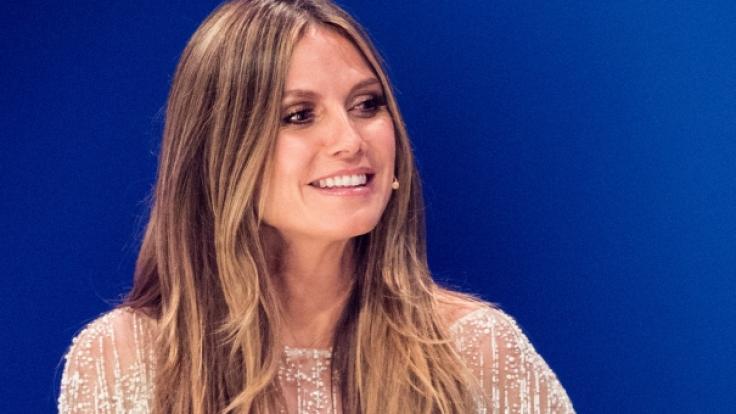 Heidi Klum sorgt mal wieder mit einem fragwürdigen Busen-Clip für Schlagzeilen.