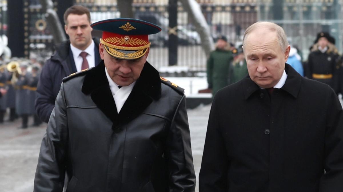 F&uuml;r Sergej Schoigu (links) hagelt es reichlich Spott. Was sagt Wladimir Putin dazu? (Foto)