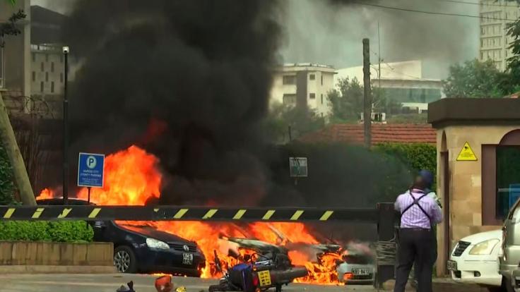 Dieser Ausschnitt aus dem Video zeigt eine Szene einer Explosion in Kenias Hauptstadt.