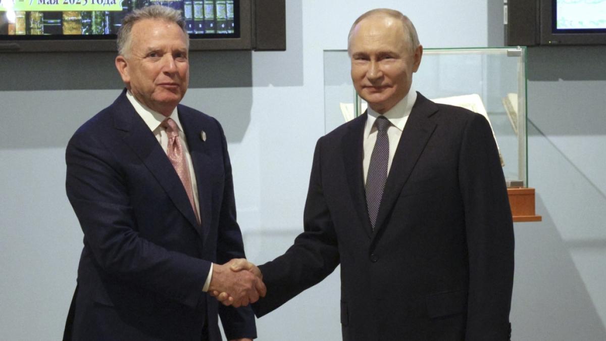 Der russische Pr&auml;sident Wladimir Putin (li.) empfing vergangene Woche den US-Sondergesandten Steve Witkoff (re.) zu Gespr&auml;chen Moskau. Nun soll ein Treffen mit Donald Trump folgen. (Foto)