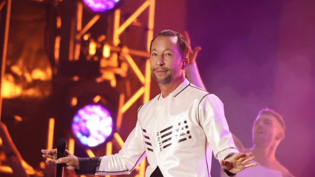 DJ Bobo&nbsp;performt auf der B&uuml;hne. (Foto)