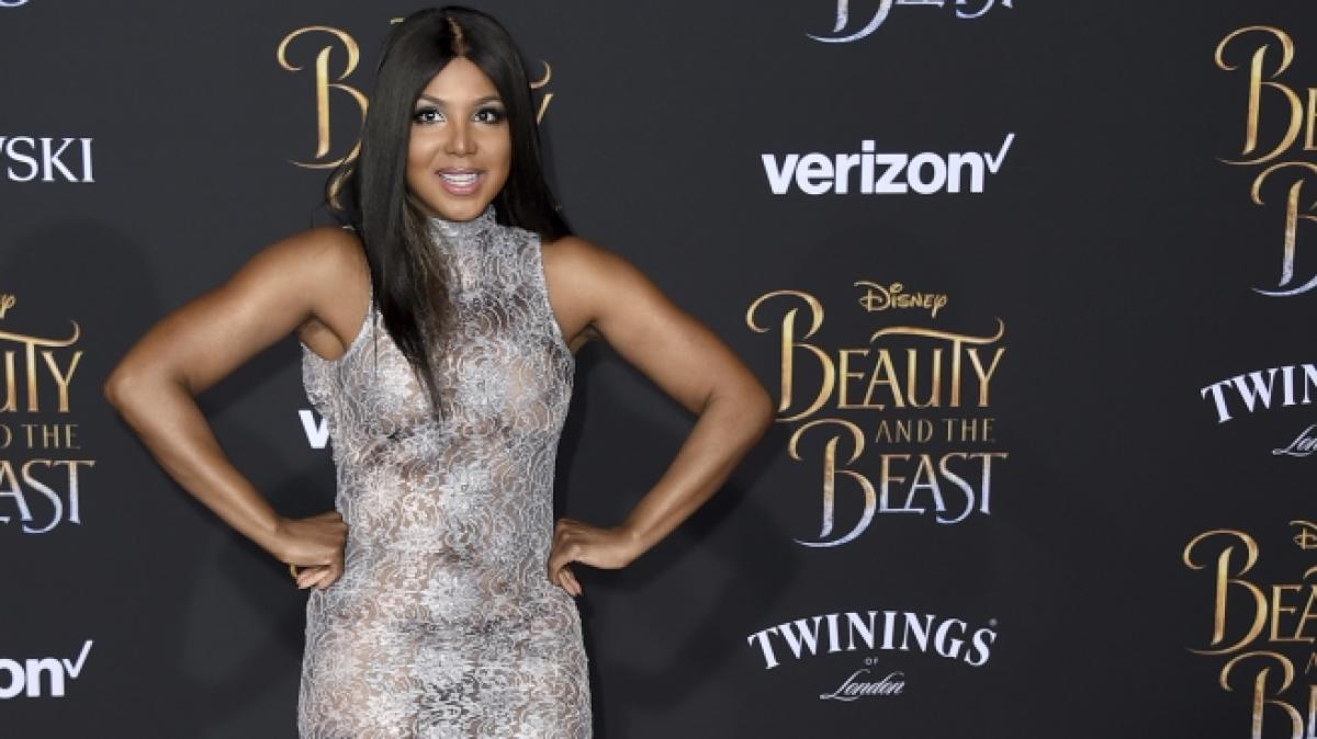 S&auml;ngerin Toni Braxton trauert um ihre geliebte Schwester: Traci Braxton ist mit nur 50 Jahren gestorben. (Foto)