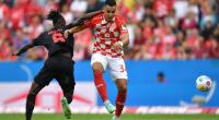 Seinen Job beim FSV Mainz 05 ist Anwar El Ghazi (re.) nach pro-palästinensischen Äußerungen los - jetzt hat die Staatsanwaltschaft Ermittlungen gegen den Fußballer aufgenommen.