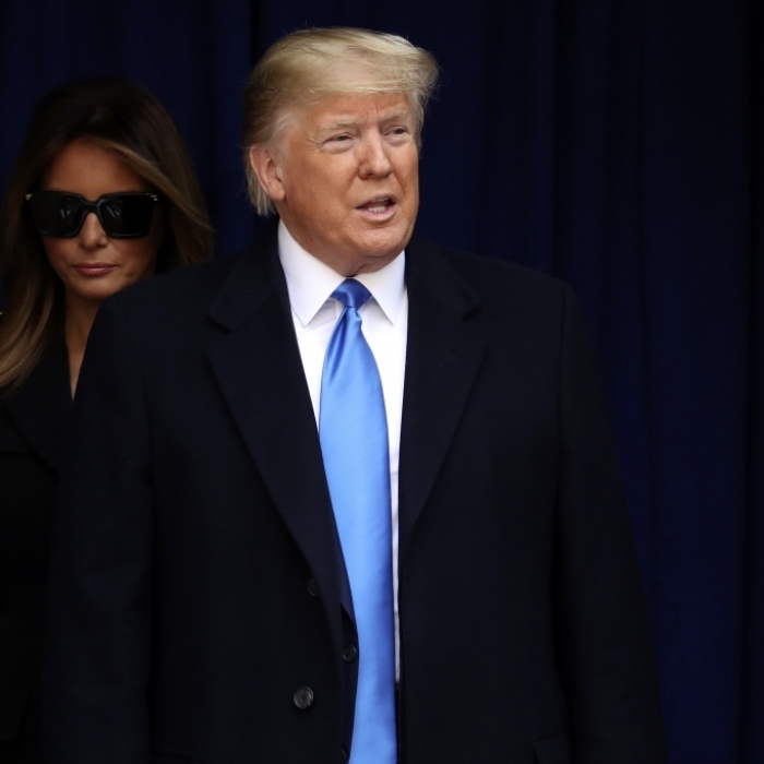 Trennung mit sofortiger Wirkung! Er lässt Melania einfach sitzen