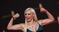 Daniela Katzenberger zeigt stolz ihre Muckis.