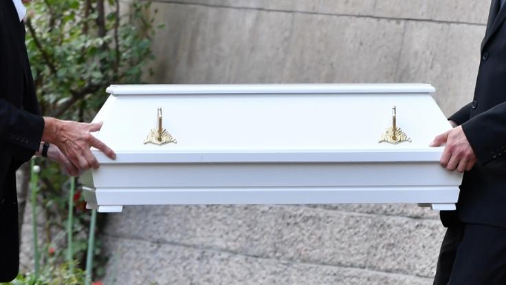 Der Tod eines Kindes lässt vor allem die Eltern in Schock zurück. (Symbolbild)