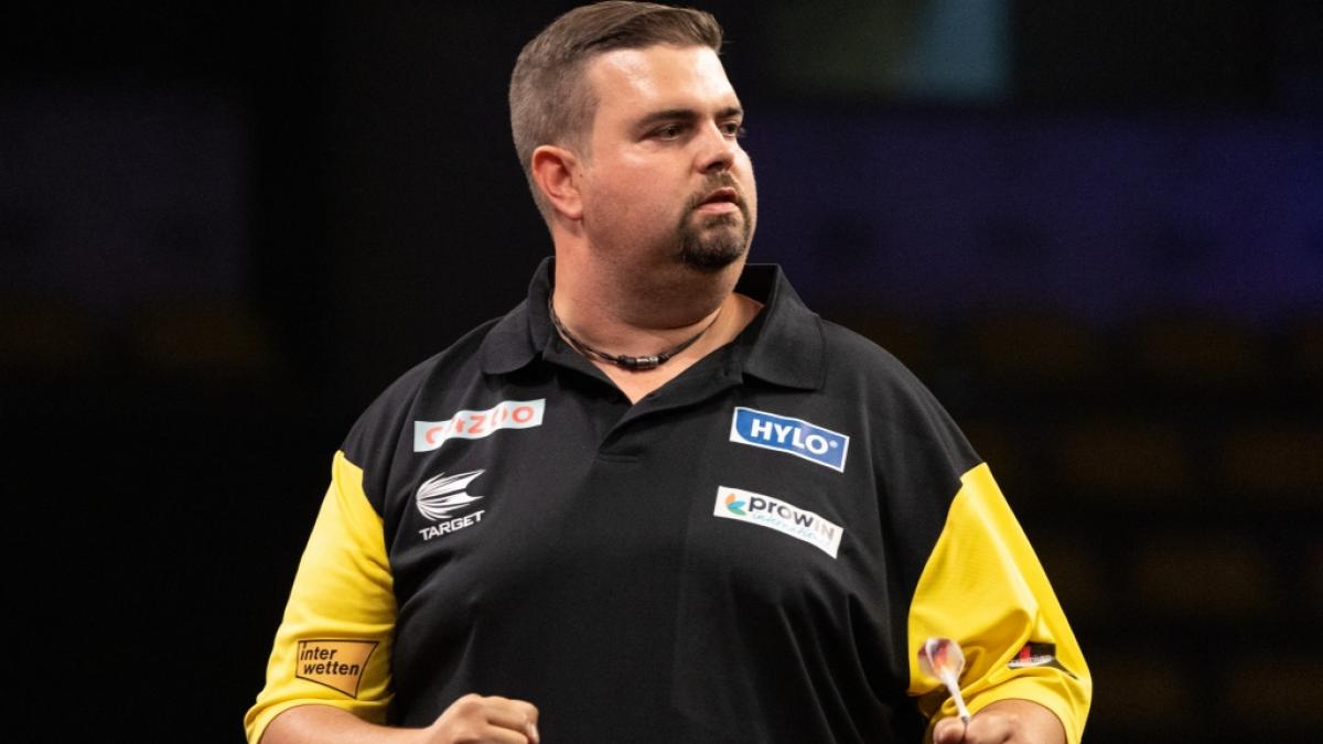 Gabriel "Gaga" Clemens konnte sich in Runde 1 der Team-Darts-WM gemeinsam mit Martin "The Wall" Schindler gegen Spanien durchsetzen - in Runde 2 wartet nun Team D&auml;nemark als Gegner. (Foto)