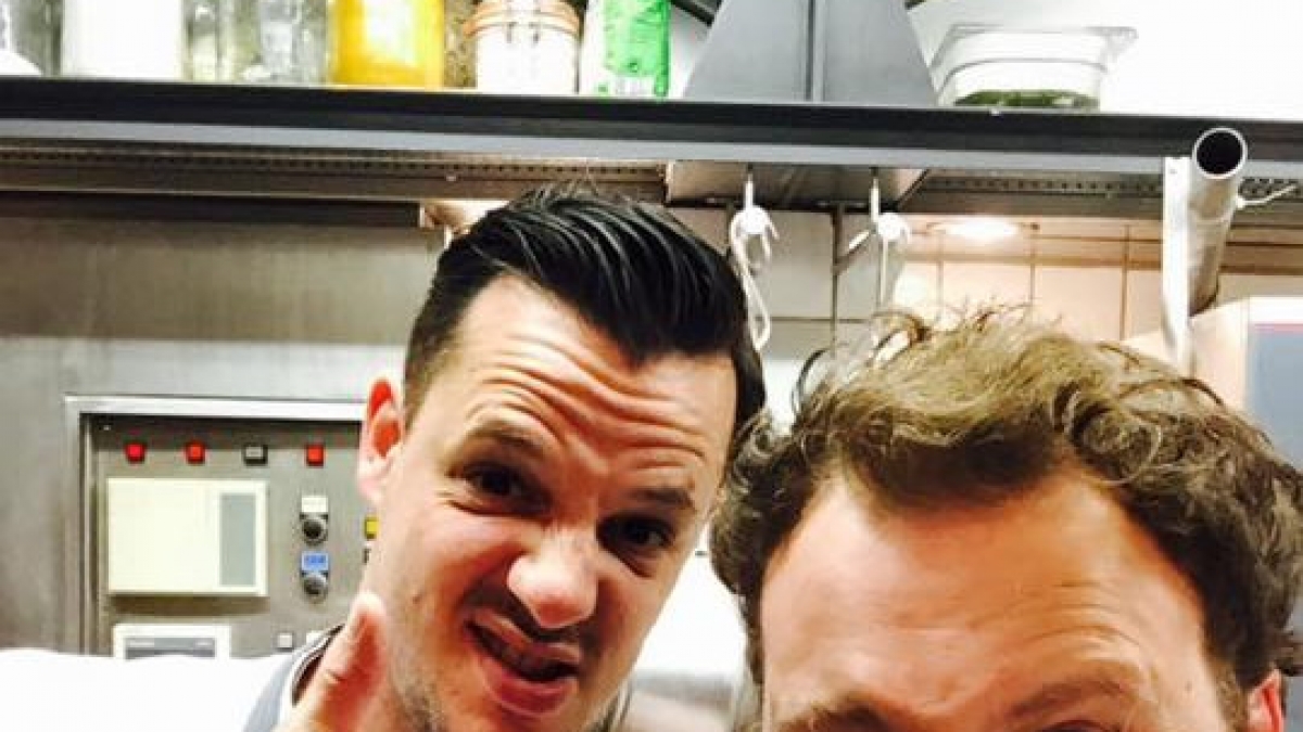 Sebastian Franke (links) und Maximilian Lorenz betreiben das PigBull BBQ in K&ouml;ln. (Foto)