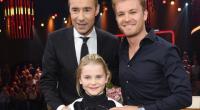 Moderator Kai Pflaume (li.) mit Kandidatin Alena Haßler und Ex-Formel-1-Pilot Nico Rosberg.