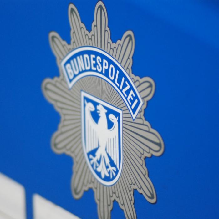 Mit mehr als 350 Beamten! Bundespolizei geht gegen Schleuser vor