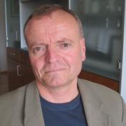 Der Hirnforscher Manfred Spitzer sorgte 2012 mit seinem Buch «Digitale Demenz» für Schlagzeilen. Er sieht vor allem für Kinder und Jugendliche die Gefahr, wegen der starken Digitalisierung früher an Demenz zu erkranken.
