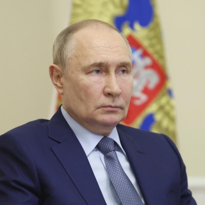 Flammeninferno nach Angriff: Video zeigt brennendes Putin-Tanklager
