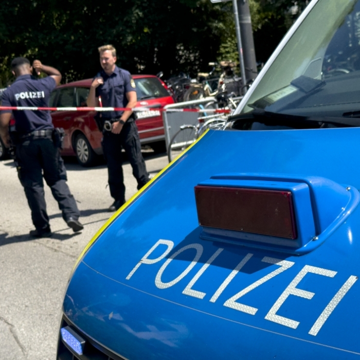 Betrüger erbeuten Schmuck und Bargeld