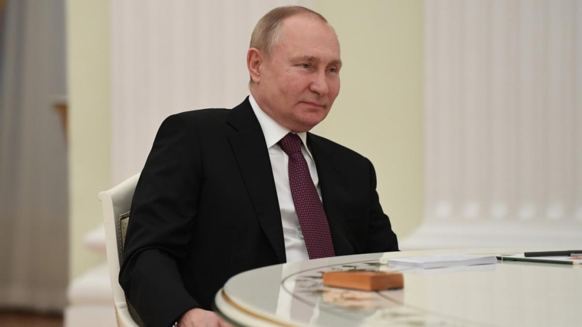 Wladimir Putin am 19. Januar 2022 bei einem Treffen mit iranischen Pr&auml;sidenten Raisi im Kreml. (Foto)