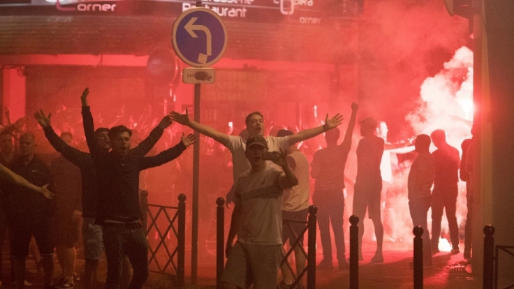 Krawalle in Lille am 15. Juni: Briten reisten über Umwege nach Lens an, um Russen in Lille zu provozieren.
