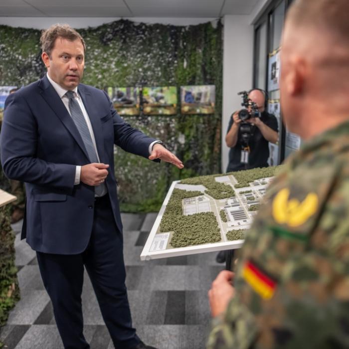 Geheimpläne offenbart: Plant Deutschland den Bau eines Drohnenbombers?