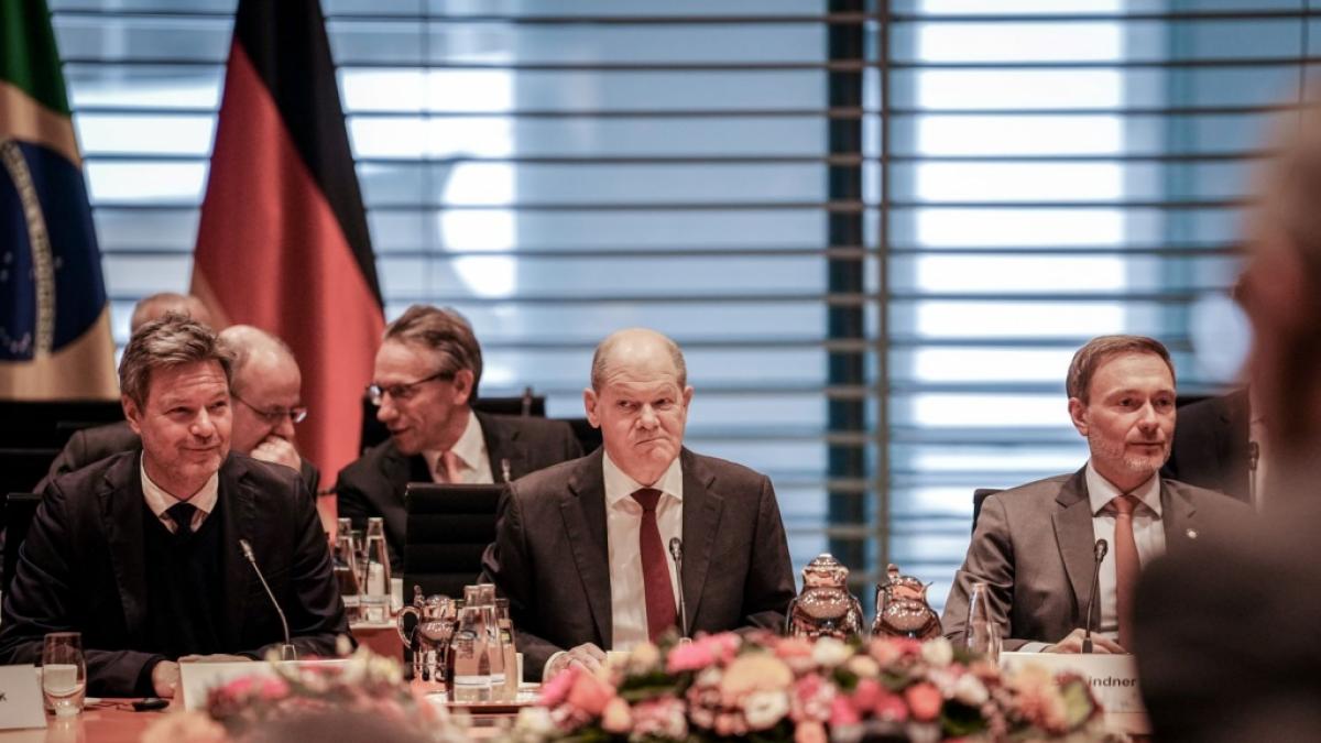 Habeck, Scholz und Lindner (v.l.): Die Ampelregierung braucht einen Neustart. (Foto)