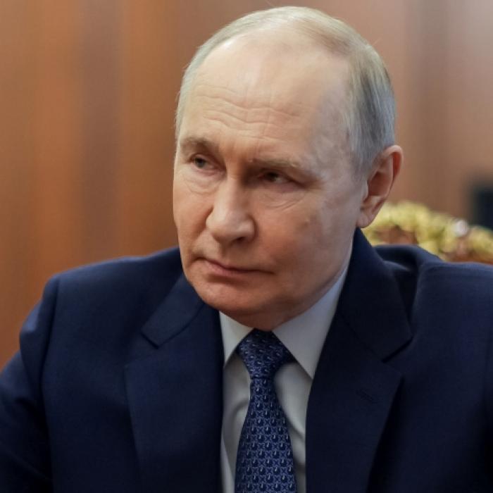 Video zeigt Drohnenschlag - Flammenmeer verschlingt Putins Kriegskasse