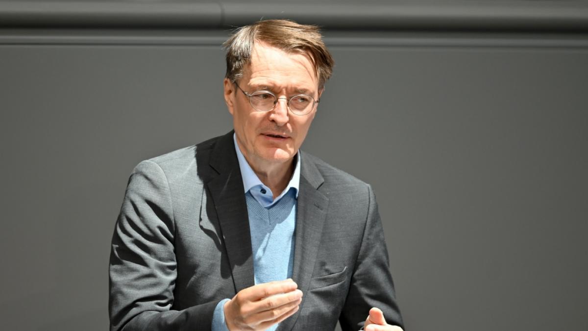 Gesundheitsminister Karl Lauterbach (SPD) k&uuml;ndigt hunderte Klinik-Schlie&szlig;ungen im Zuge der Gesundheitsreform an. (Foto)