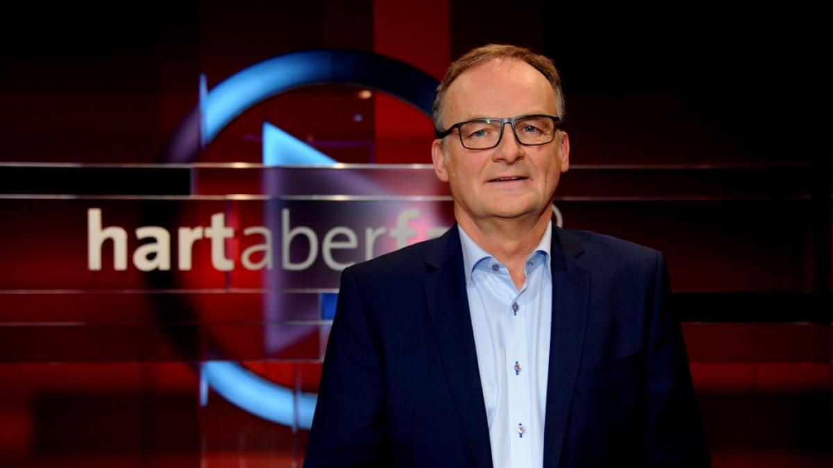 Frank Plasberg diskutiert auch am 11. April 2022 im Ersten mit einer handverlesenen G&auml;steschar aktuelle Themen, die Deutschland bewegen. (Foto)