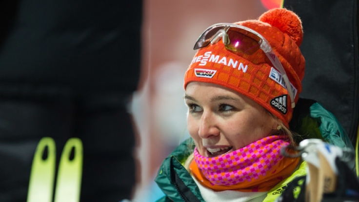 Die Deutsche Denise Herrmann freut sich über ihren ersten Weltcupsieg im schwedischen Östersund.