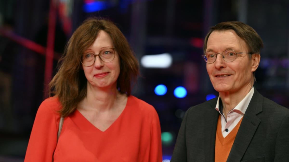 Karl Lauterbach zeigte sich bei der Berlinale-Er&ouml;ffnung erstmals mit seiner neuen Freundin Elisabeth Niejahr. (Foto)