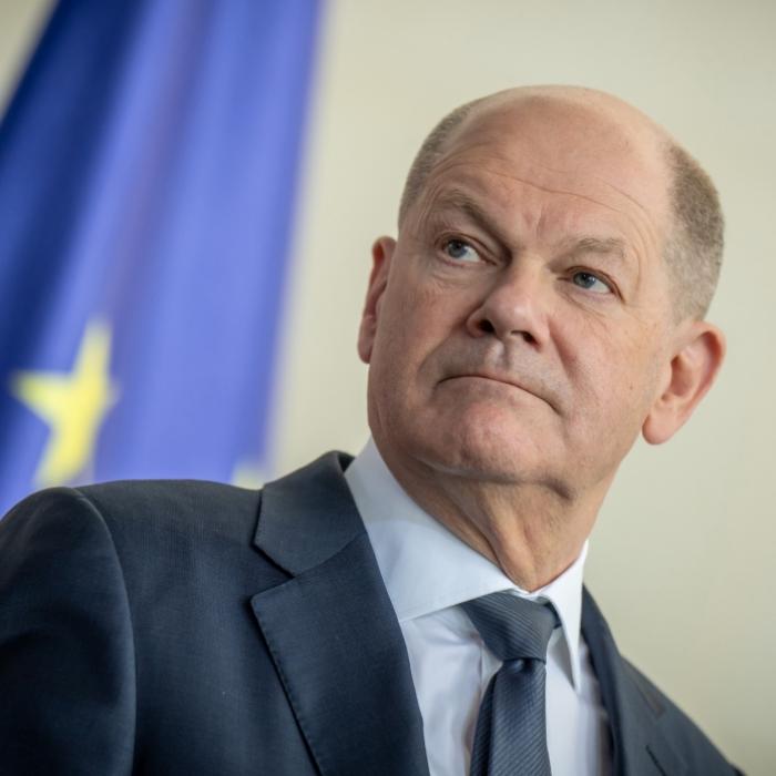 Chefs kassieren monströse Summen - hier kann selbst Kanzler Scholz nicht mithalten