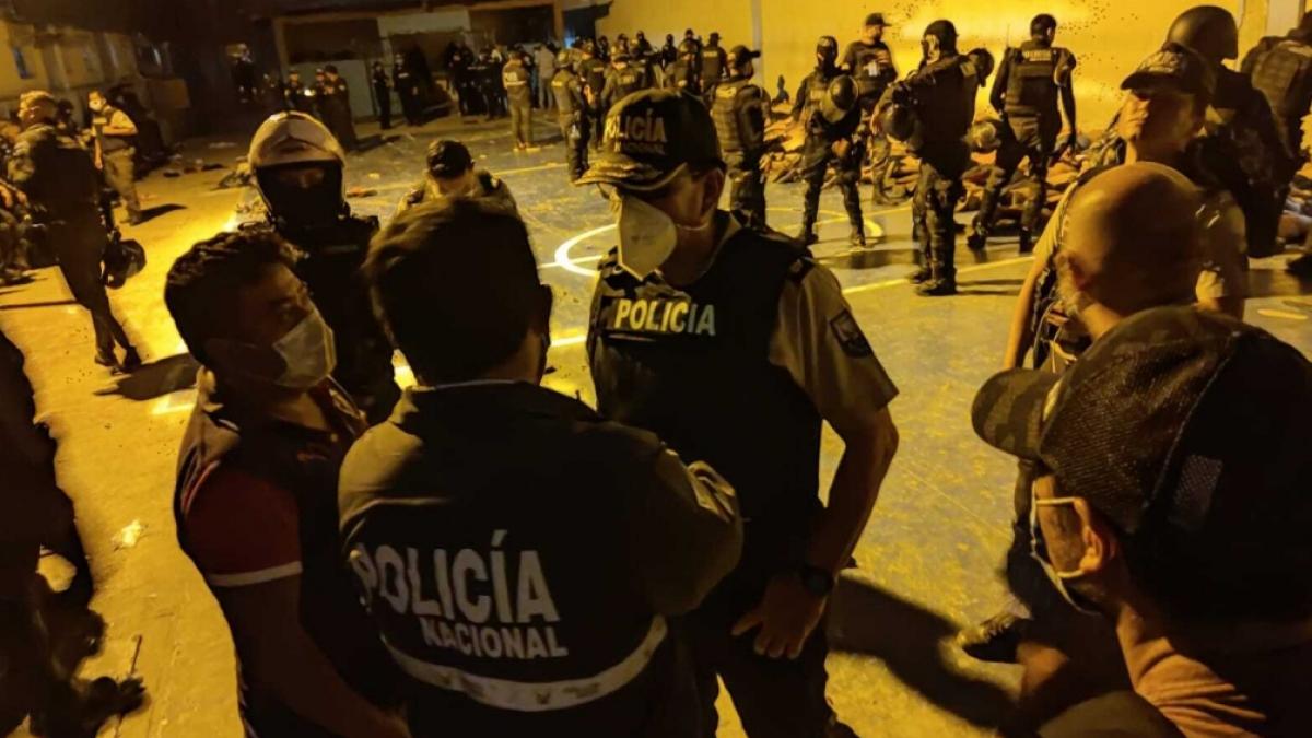 Bei gewaltt&auml;tigen Auseinandersetzungen zwischen verfeindeten Banden sind in dem Gef&auml;ngnis in Ecuador mehr als 100 Menschen ums Leben gekommen. (Foto)
