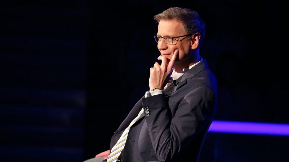 G&uuml;nther Jauch l&auml;sst sich nicht ablenken. (Foto)