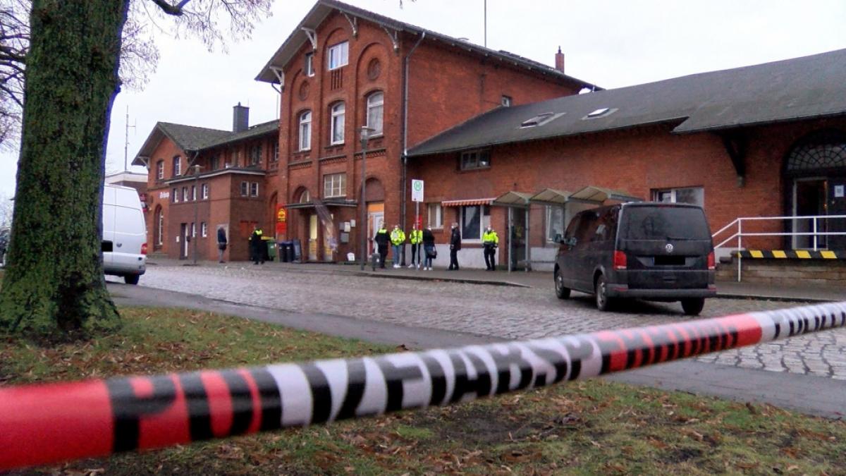 In einer Bahnhofswohnung in Twistringen wurde die Leiche eines Jungen gefunden. (Foto)
