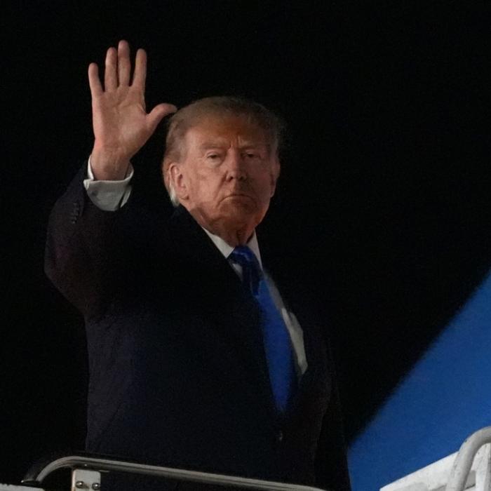 Von Melania fehlte jede Spur - Wirbel um neues Foto mit Assistentin Natalie