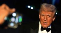 Donald Trump im freien Fall: Aktuellen Umfragen zufolge stürzt der US-Präsident in der Wählerzustimmung immer tiefer ab und reißt seine Gefolgsleute mit in den Abgrund.