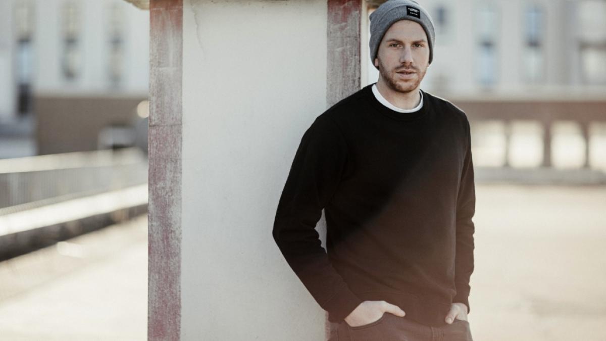 Lars T&ouml;nsfeuerborn, seines Zeichens einstiger "Prince Charming"-Kandidat und Podcaster, st&uuml;rzt sich im Januar 2021 ins TV-Abenteuer Dschungelshow bei RTL. (Foto)
