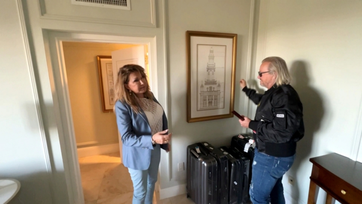 Robert Geiss sucht im Hotel nach dem Geld von Al Capone. (Foto)