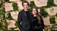 Sabin Tambrea und seine Frau Alice Dwyer während der Berlinale 2025.