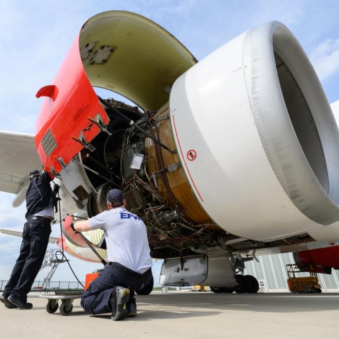 Mann wird in Flugzeug-Turbine hineingesogen und zerstückelt